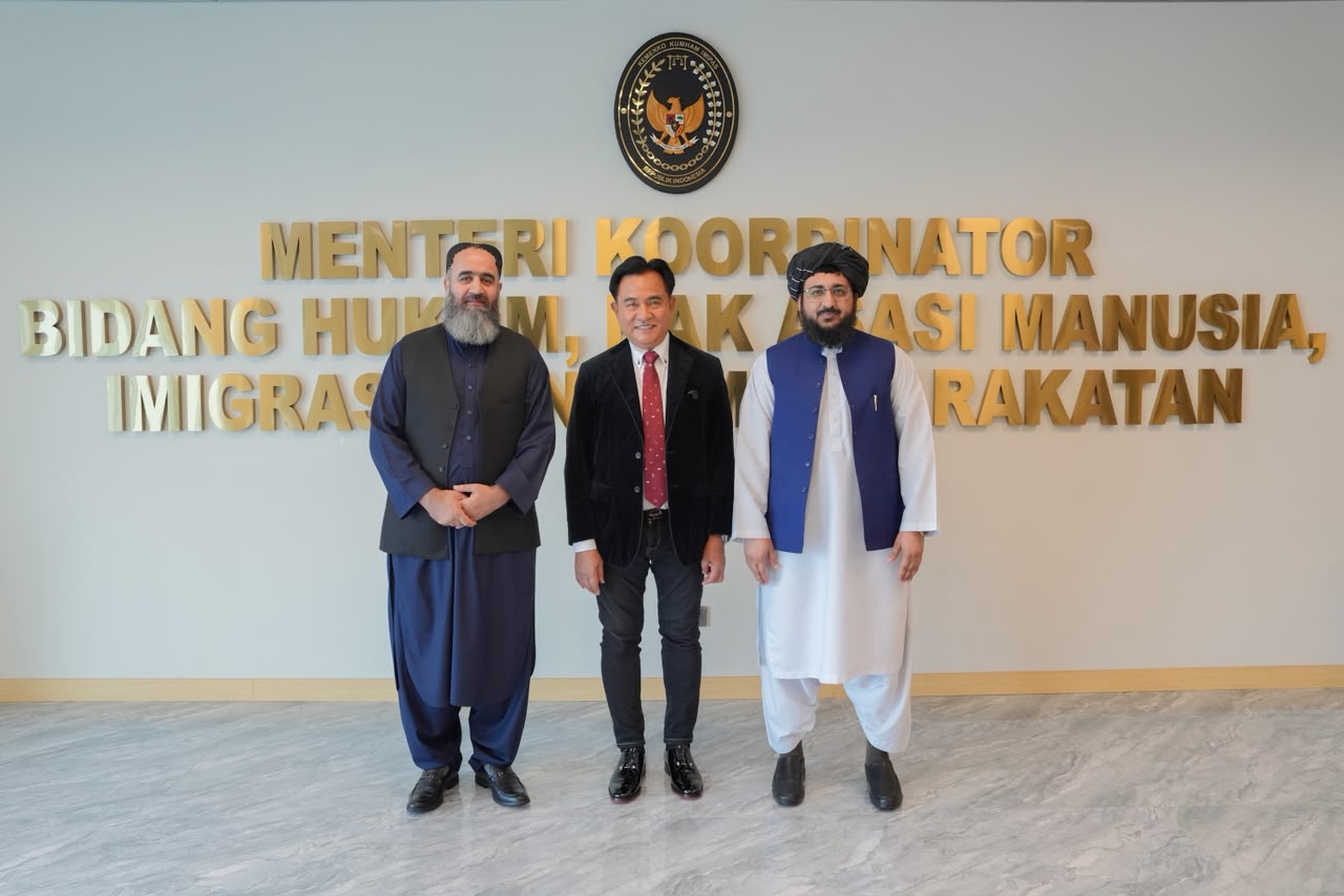 Menko Yusril Terima Dubes Afghanistan, Bahas Penguatan Hubungan Bilateral hingga Penanganan WNA