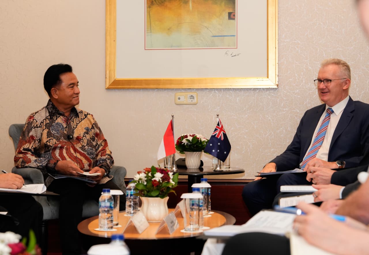 Menko Yusril Perkuat Kerja Sama Strategis dalam Pertemuan Bilateral dengan Mendagri Australia
